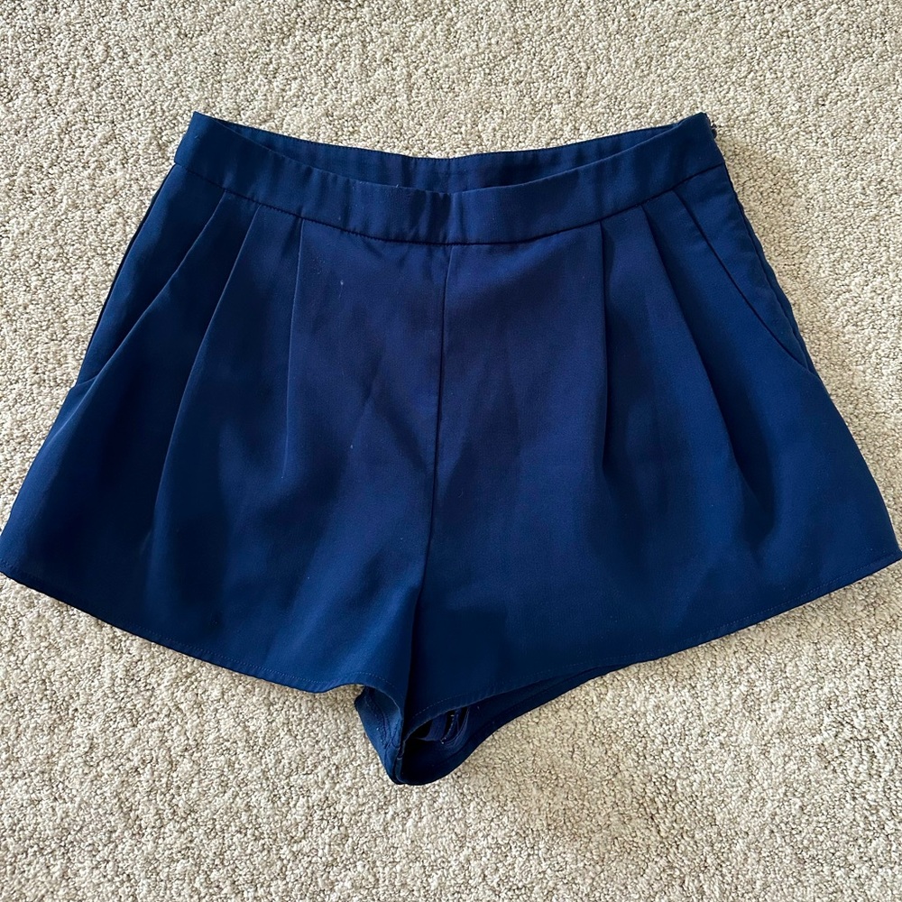 Tobi Navy dress shorts with pockets
